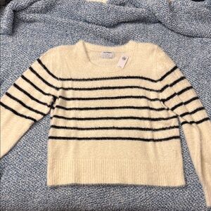 Old Navy Women's Striped Cream and Black Sweater